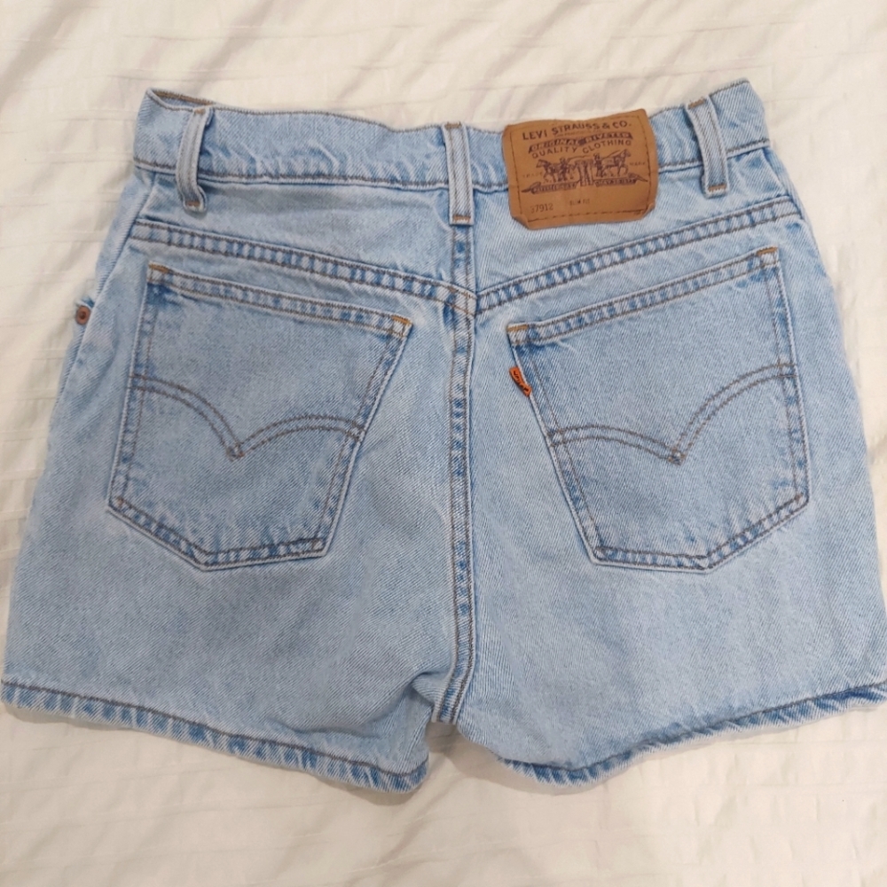Vintage Levi's High Waisted Shorts. Orange Tab